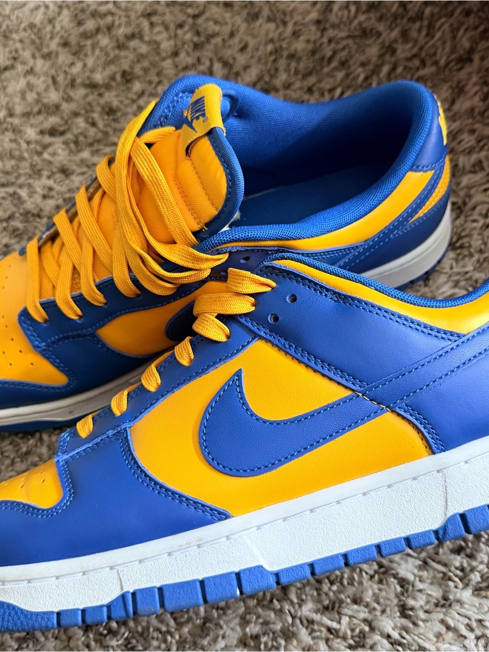 Nike Dunks Low-Top Sneaker in Blue & Gold - Picture 4 of 6